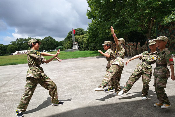 上海小獵鷹軍事夏令營