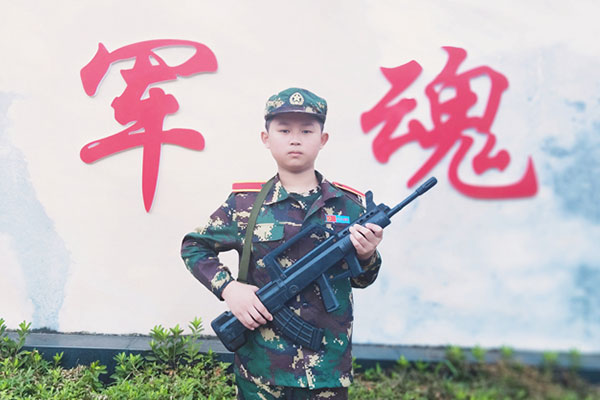 江西上饒八一軍事夏令營(yíng)