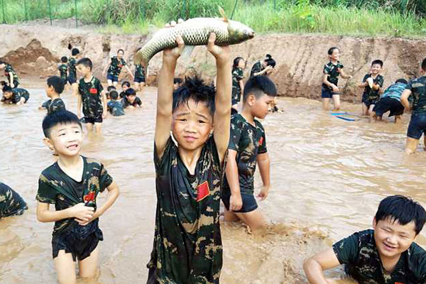 江西上饒八一軍事夏令營(yíng)